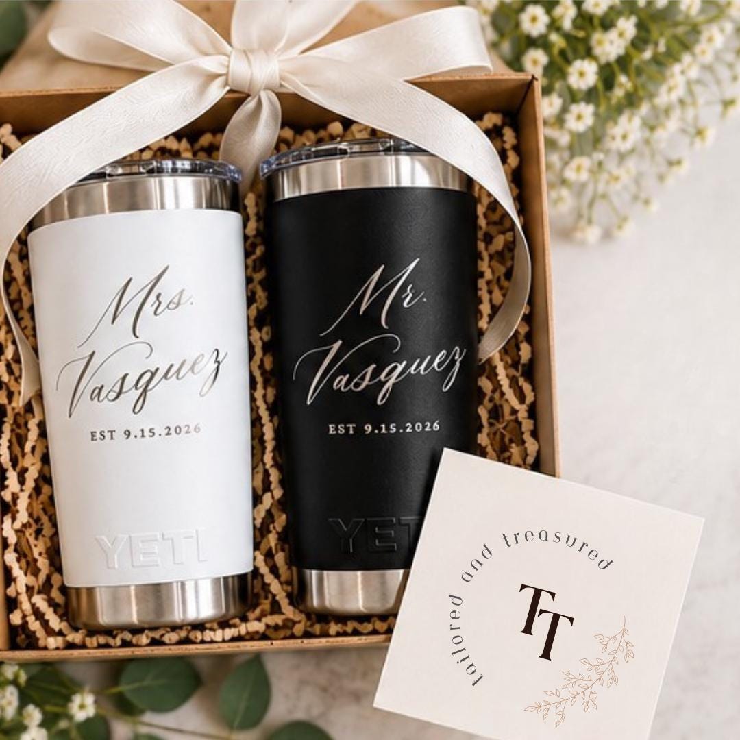 Bride and Groom Gift, Wedding Gift for Couple, Engagement Gift, Anniversary Gift, Newlywed Gift, His and hers Tumbler, Mr. and Mrs. Gift
